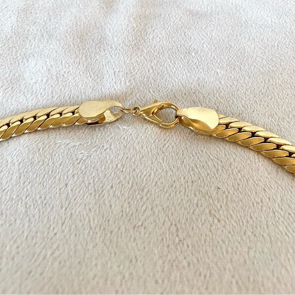 Curb Chain Gold Tone Necklace - Picture 3 of 3